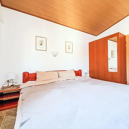 Apartman Nachtigall Vir-3 By Interhome *